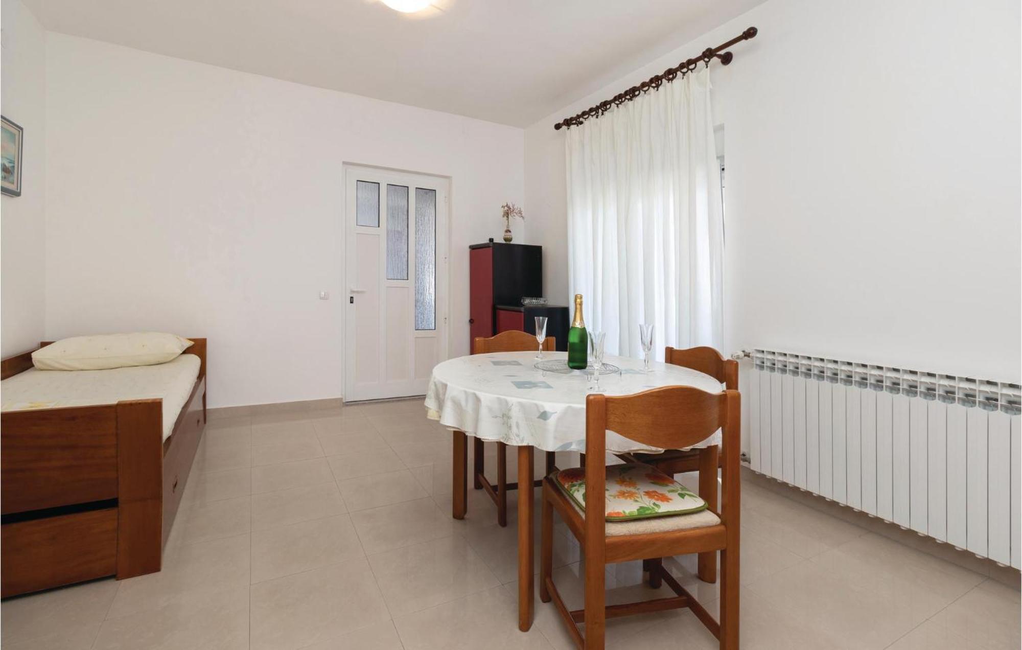 1 Bedroom Stunning Apartment In زادار المظهر الخارجي الصورة
